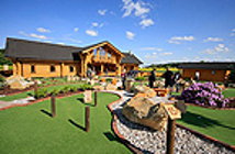 srubový nábytek pro Adventures golf